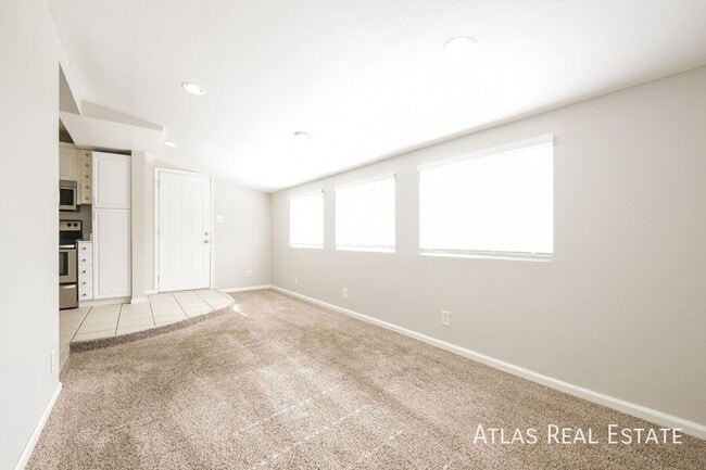 Building Photo - 1710 Hoffman Way