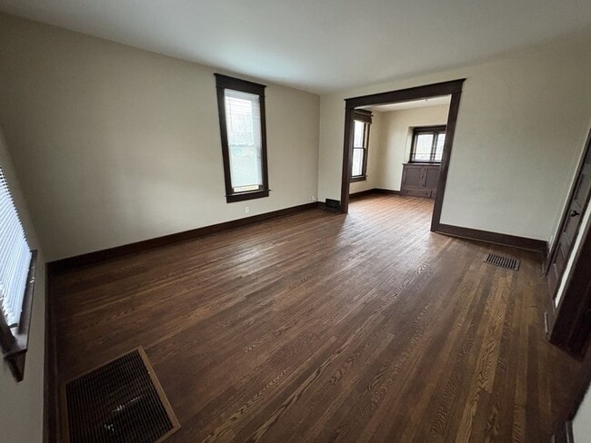 Building Photo - 3-Bedroom House on Corner Lot