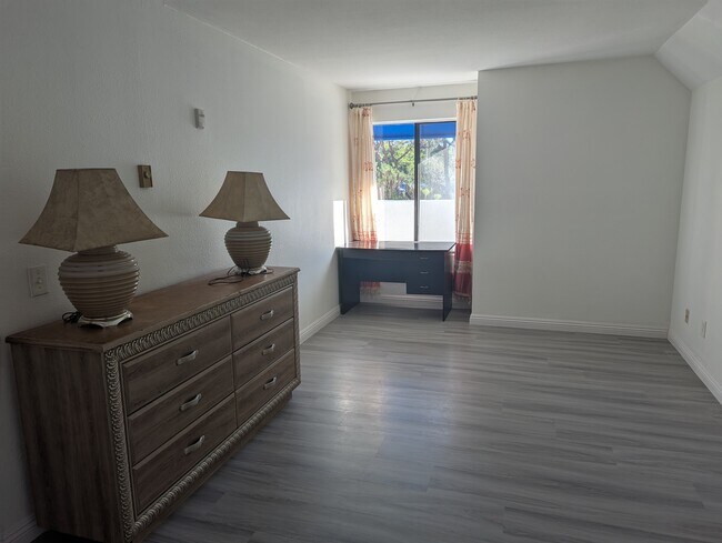 Dormitorio principal - 8308 Regents Rd