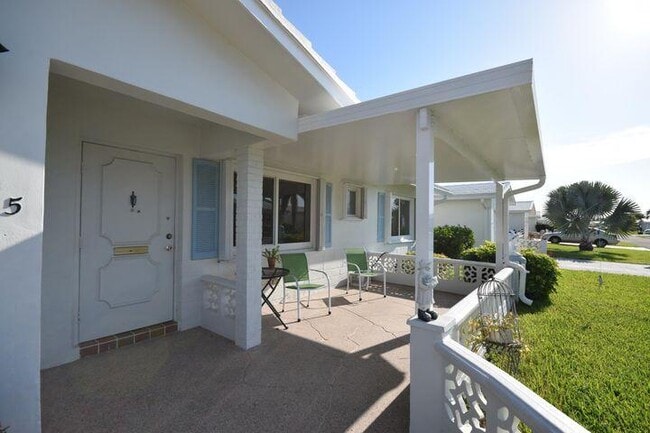Foto del edificio - 2095 SW 13th Terrace
