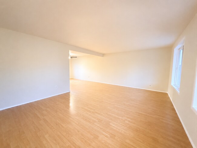 Foto del edificio - Beautifully Updated 4-Bedroom Home in Woodland, WA – Pet Friendly