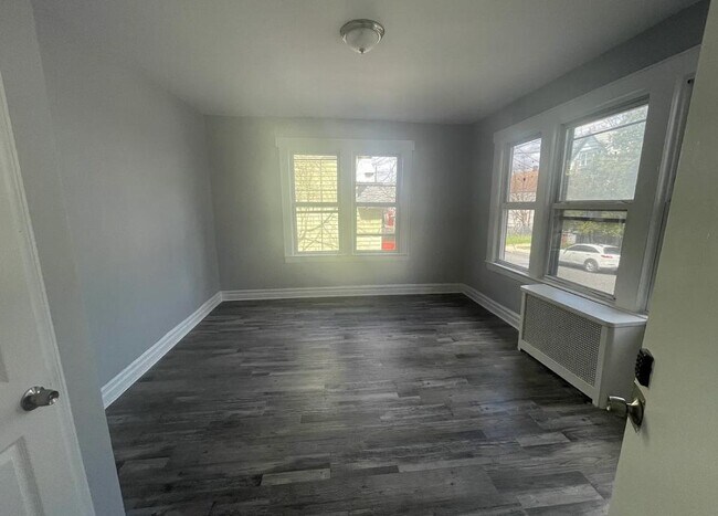 Foto del edificio - 1077 Grove St