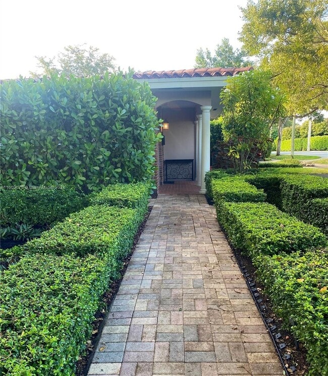 Building Photo - 4851 Southwest 57th Avenue, Miami, FL 3315...