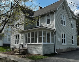 Building Photo - 23 1/2 Cedar St