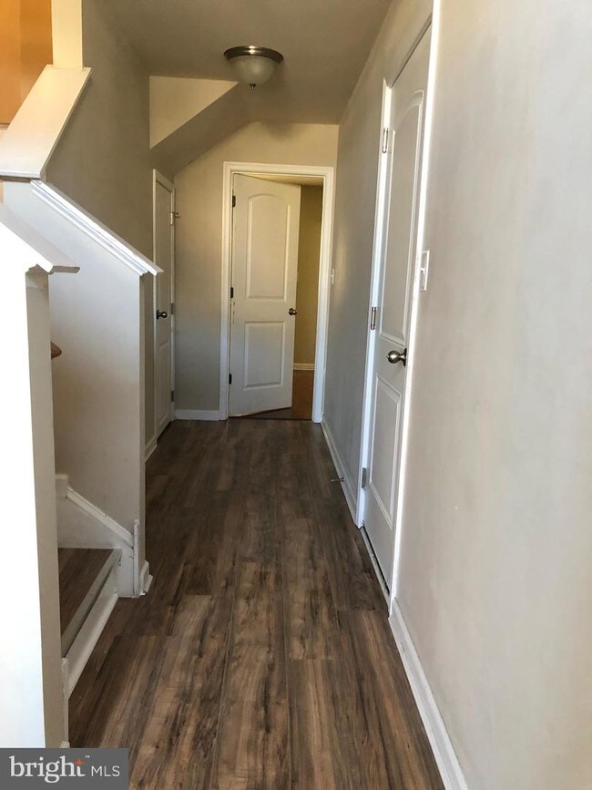 Building Photo - 685 Jacobsen Cir