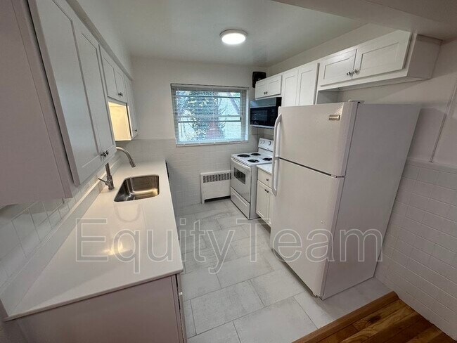 Building Photo - 6086 Dryden Ave