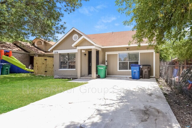 Building Photo - 5918 Catalina Sunrise Dr