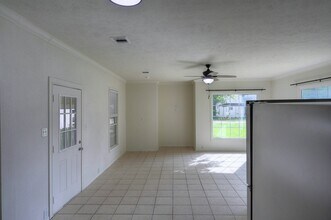 Building Photo - 9574 Darkwood St