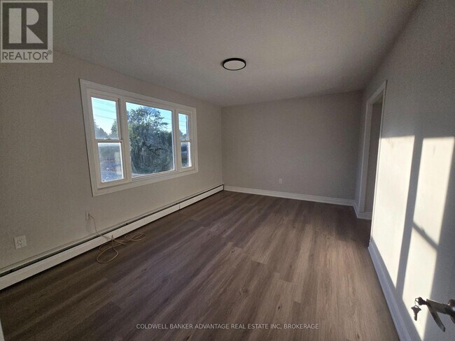 Photo du bâtiment - 936 E Main St