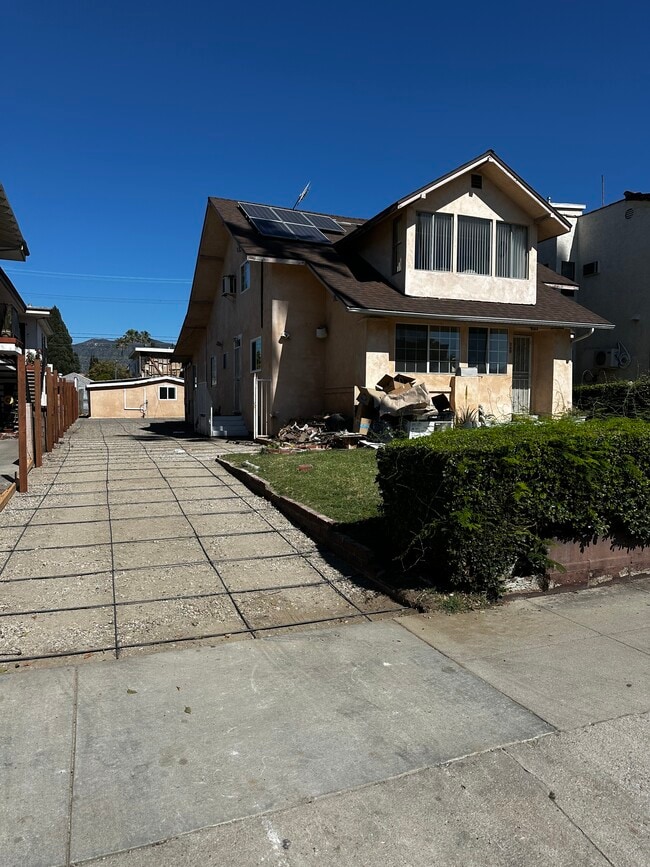 Building Photo - 349 W Lomita Ave