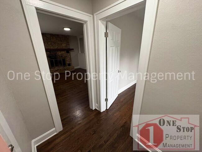 Foto del edificio - Charming 4-Bed, 2-Bath Home with Beautiful...
