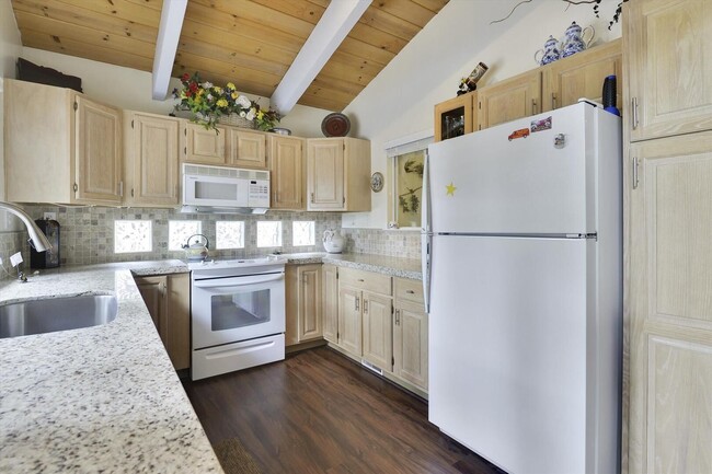 Foto del edificio - LEASE PENDING- Snow Flower, Tahoe City Ski...