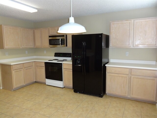 Building Photo - 4301 Meadowknoll Dr