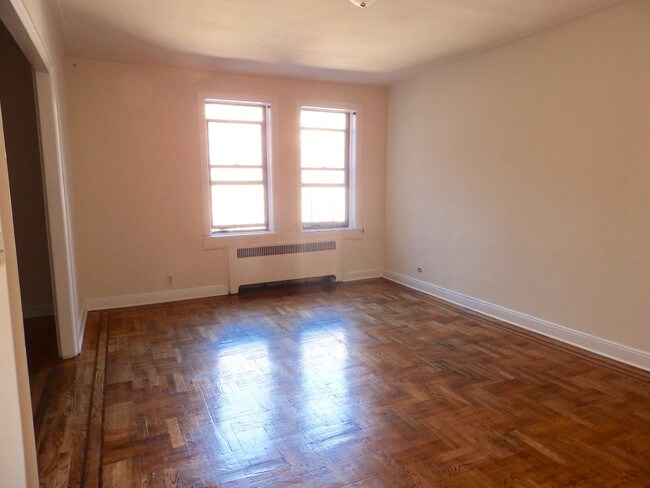Building Photo - 2172 Caton Ave