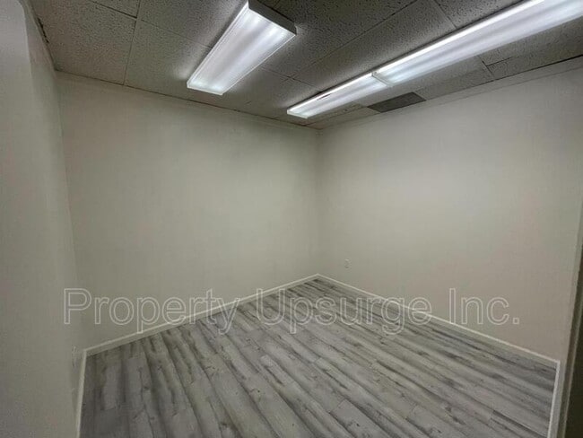 Foto del edificio - 1901 Railroad Ave