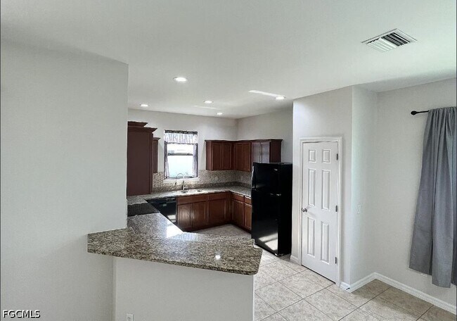 Foto del edificio - 511 NE 19th Pl