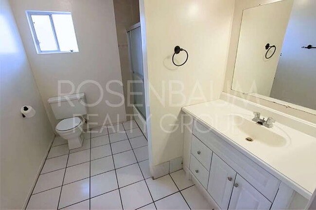 Foto del edificio - 1326 N Miller Rd