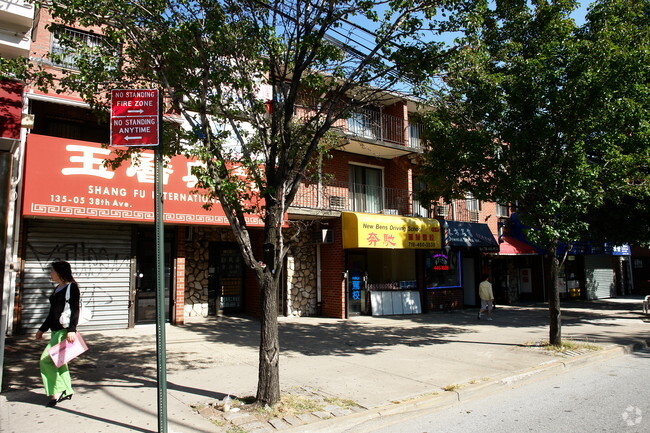 Building Photo - 13505-13515 38th Ave