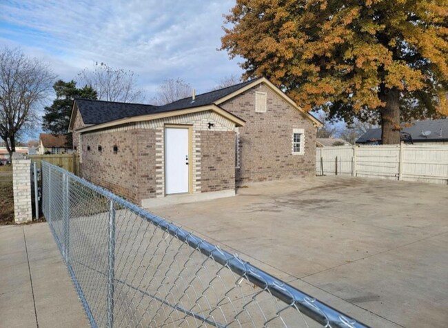 Foto del edificio - 600 E Prairie View Rd