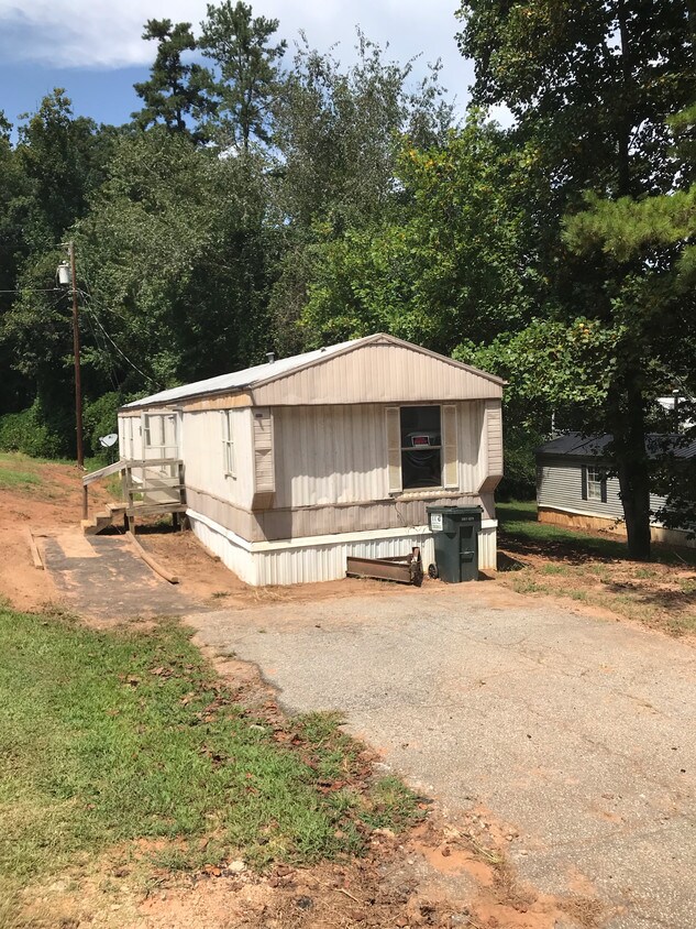 Foto principal - 112 Whittle Park Dr