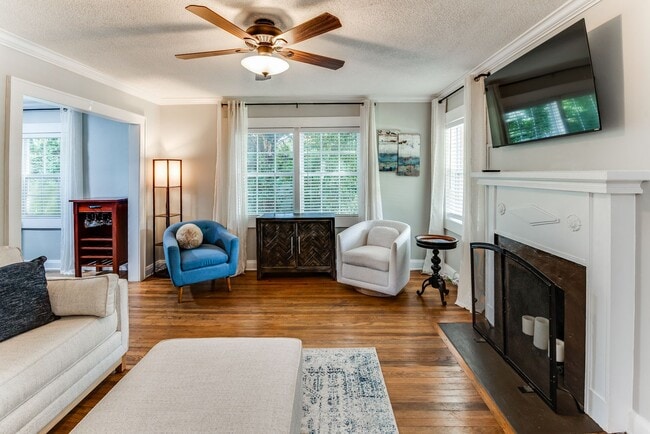 Building Photo - 432 27th St