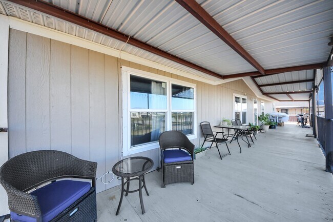 Building Photo - 1450 Rd 5734