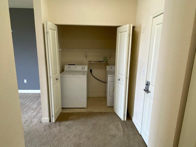 Foto del edificio - 4110 S Lake Dr