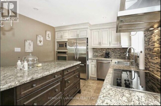 Photo du bâtiment - 70 Corinthian Blvd