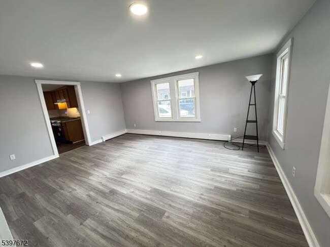 Building Photo - 606 Hardyston Ville Rd