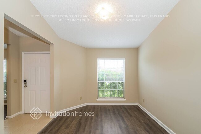 Foto del edificio - 12963 Silver Springs Dr N