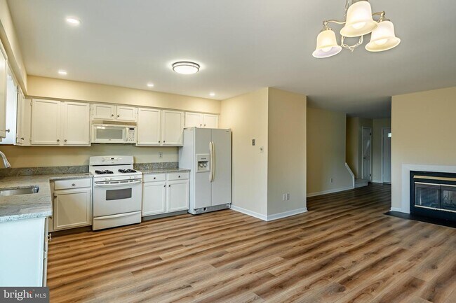 Building Photo - 1075 Boot Rd