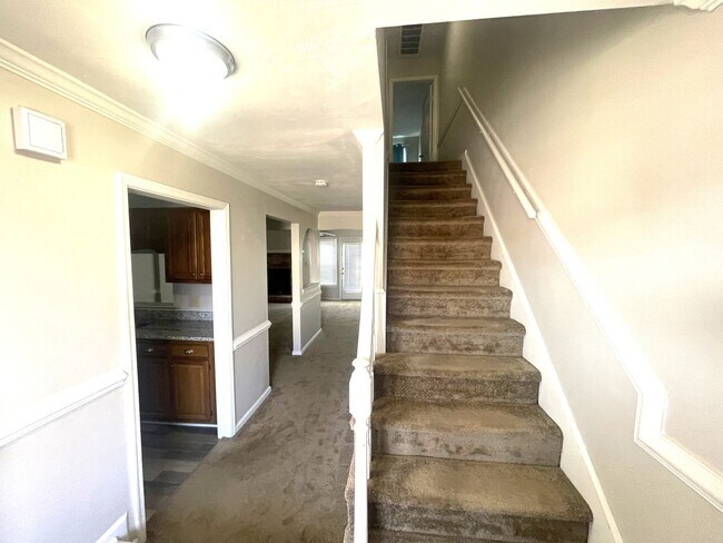 Foto del edificio - 4859 Woods Edge Rd