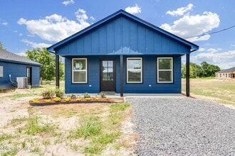 Building Photo - 142 Racca Rd