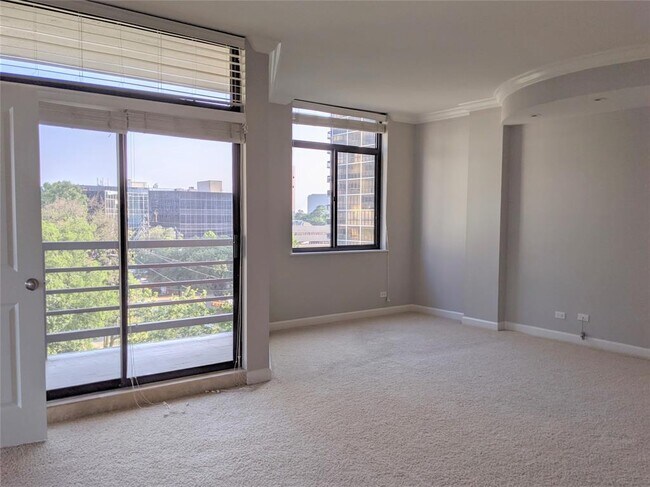 Building Photo - 4950 Woodway Dr