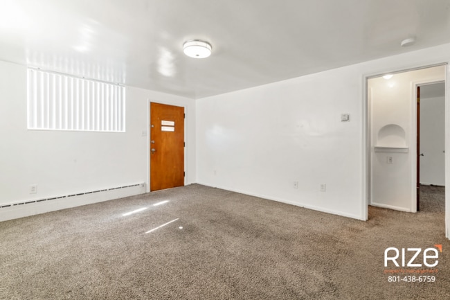 Building Photo - 521 28th St