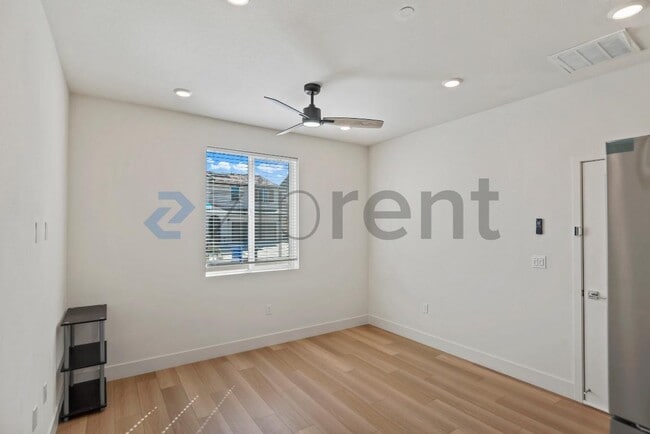 Foto del edificio - 5545 Oberon Ave