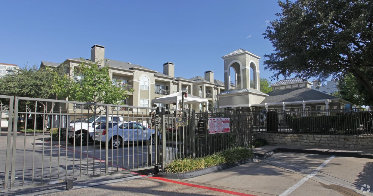 Topaz Townhomes in Uptown Dallas, TX