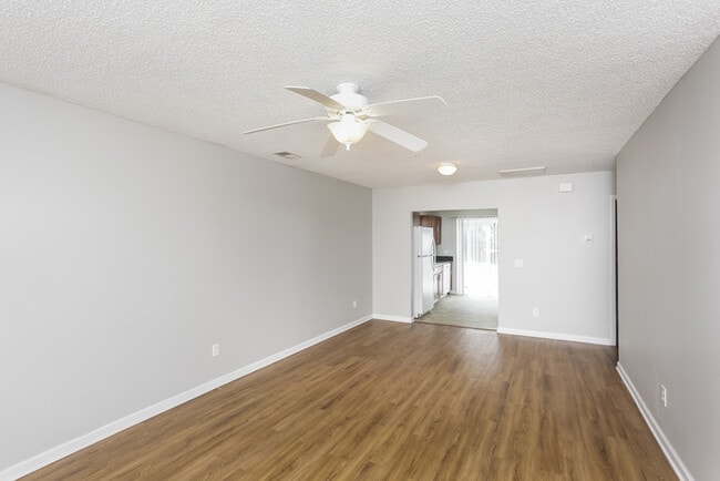 Building Photo - 313 Denman Loop