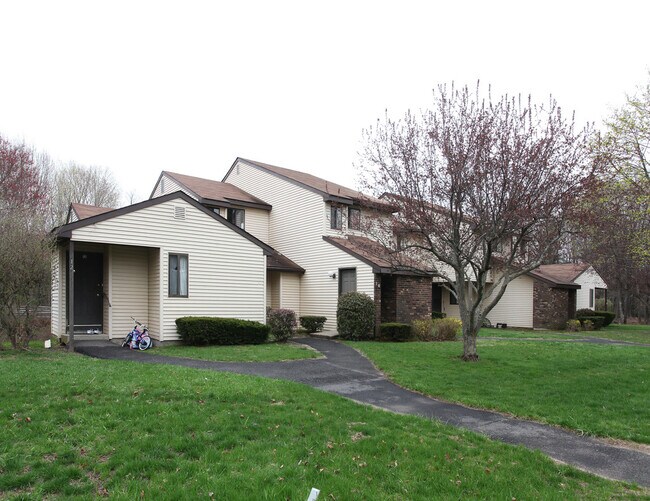 Canal Place Apartments in Weatogue, CT