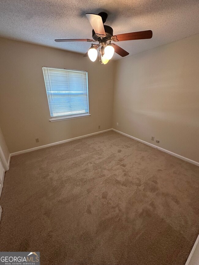 Building Photo - 205 Woodlawn Dr