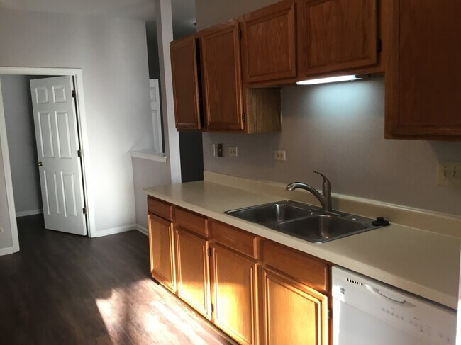 Foto del edificio - 13 Brian Ct