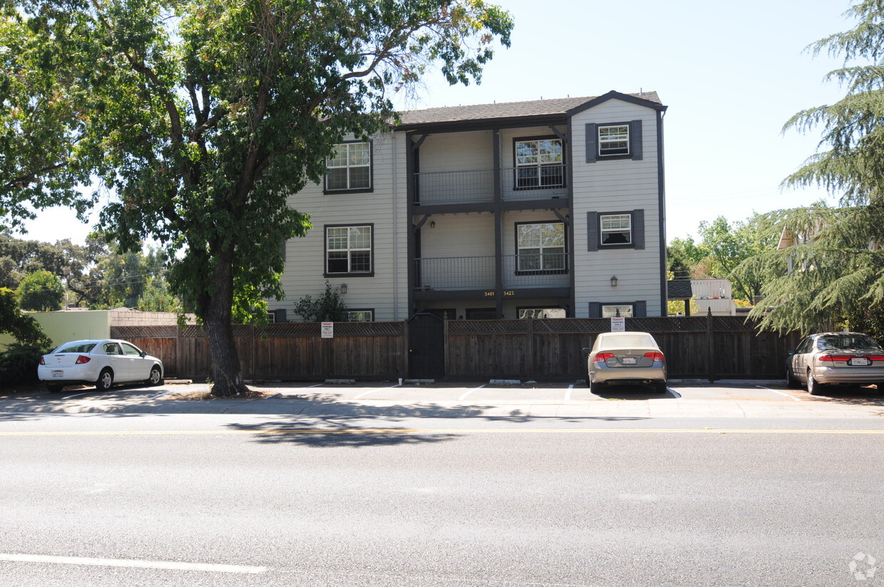 Building Photo - 3405-3423 Pacific Ave