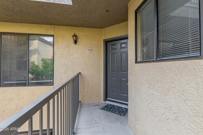 Foto del edificio - 4925 E Desert Cove Ave