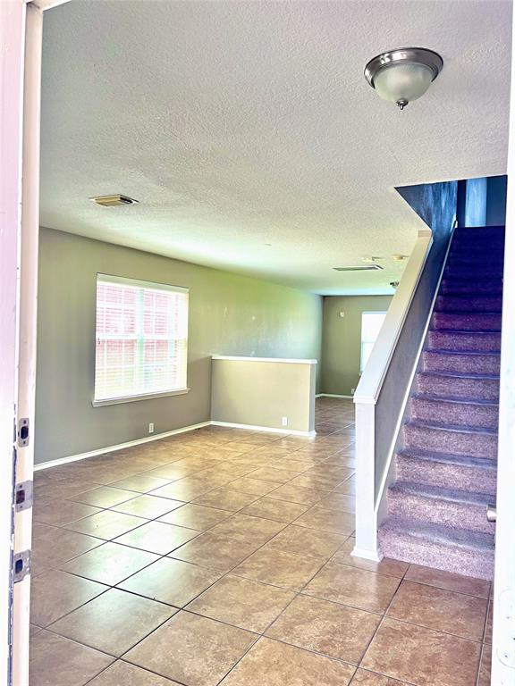 Foto del edificio - 14906 Sugarhollow Dr