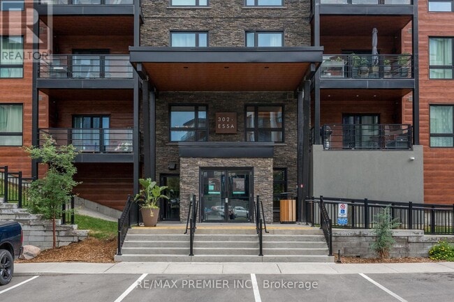 Building Photo - 302 Essa Rd