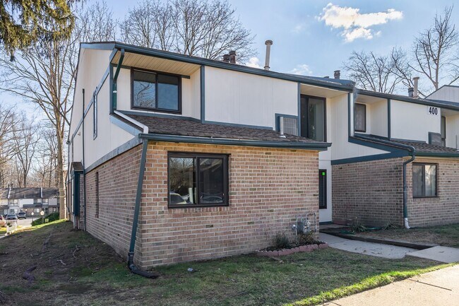 Foto del edificio - Newly Renovated 3-Bedroom Condo in Lindenwold