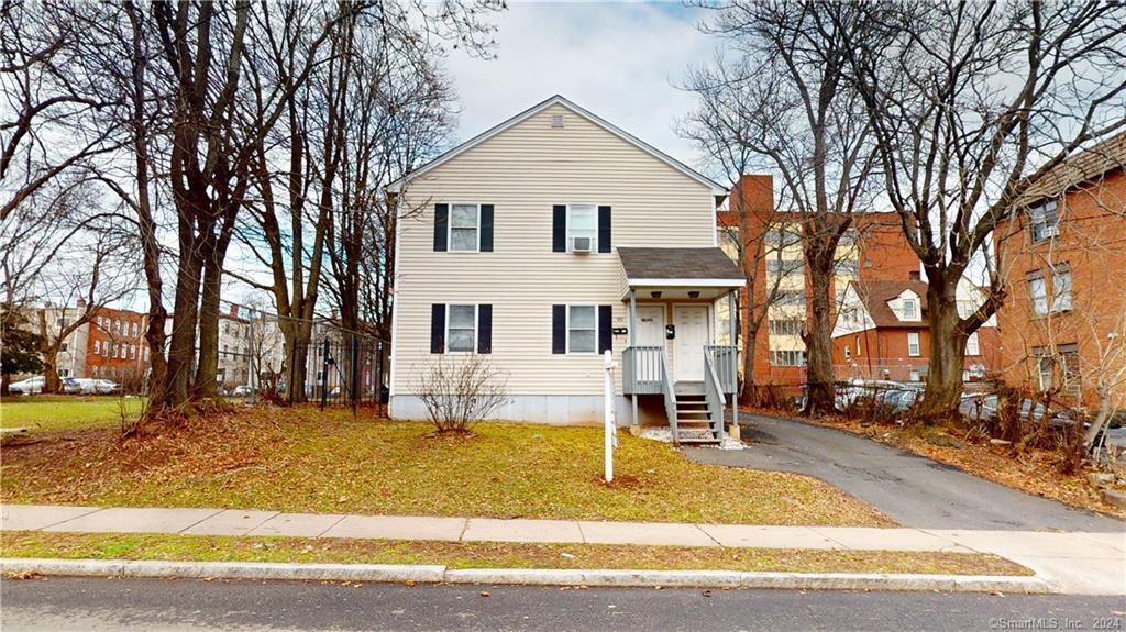 Primary Photo - 90 Bond St