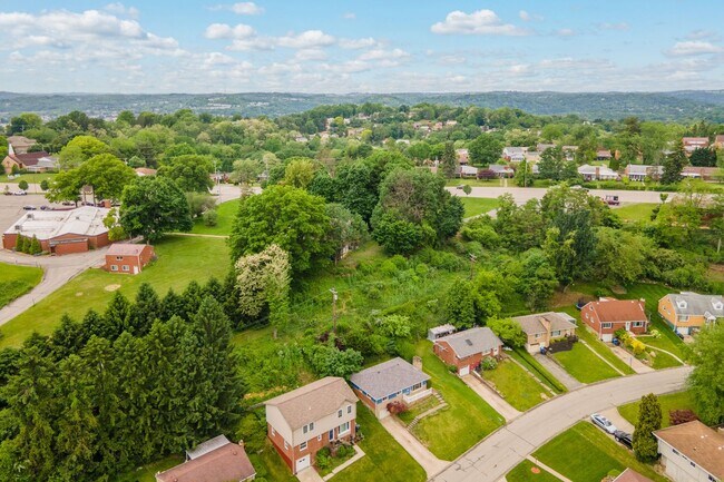 Foto del edificio - GORGEOUS 3 BEDROOM HOUSE IN SCOTT TOWNSHIP...