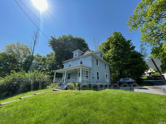 Building Photo - 402 Electric St