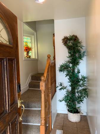 Entryway - 1402 Grand Ave.